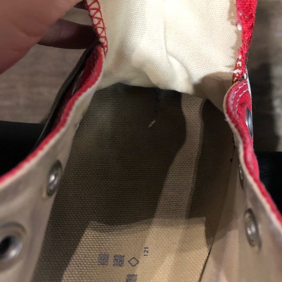 Red converse - Picture 5 of 6